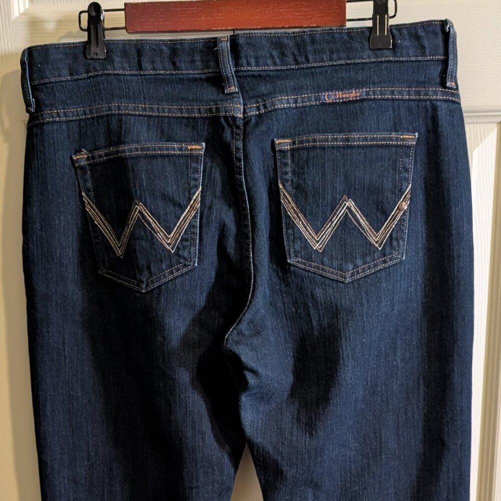 Wrangler Q Baby Womens Size 13/14 X 34 Straight Leg Western Denim Jeans - Picture 3 of 6